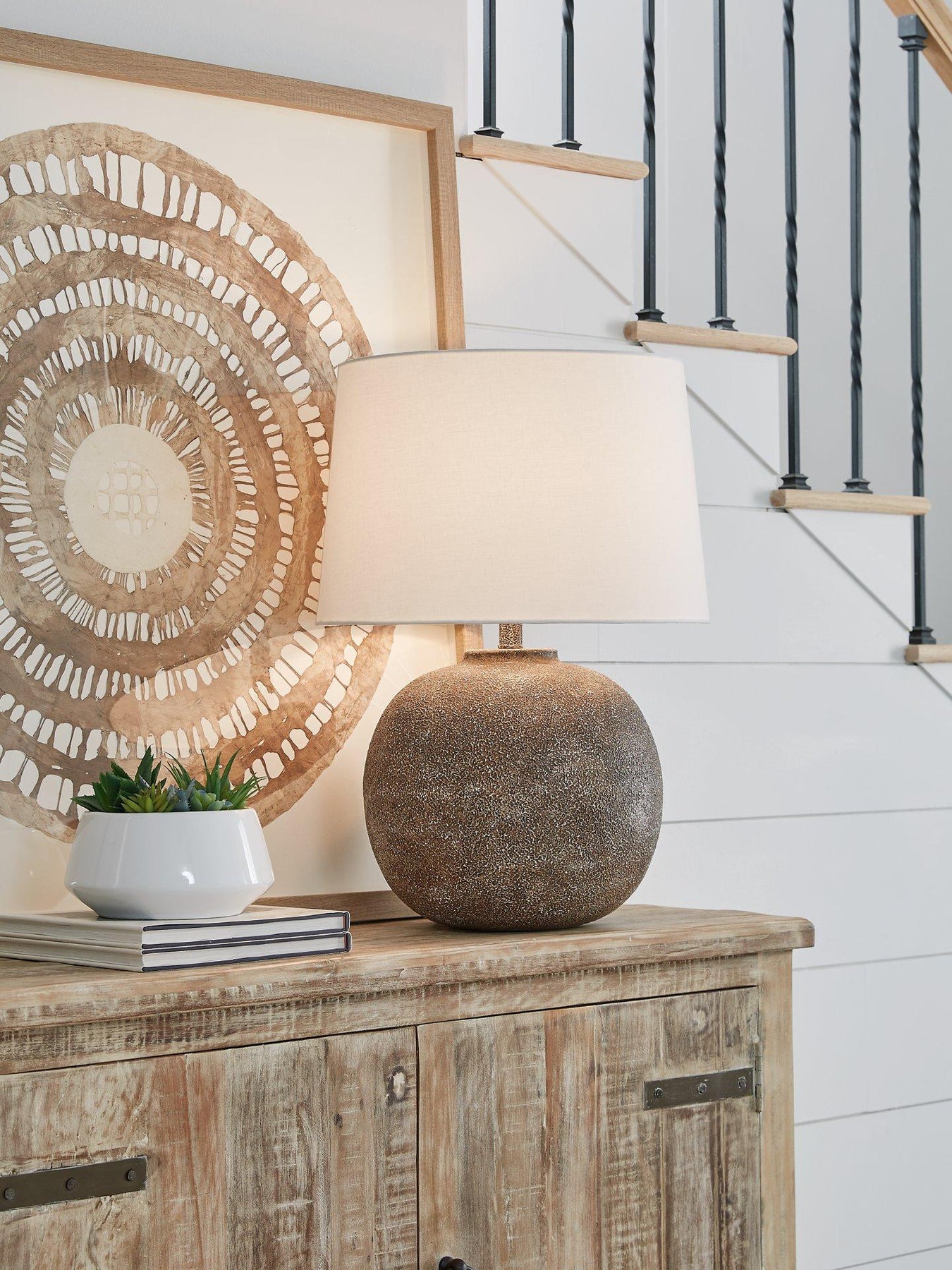 Antique Brown/White