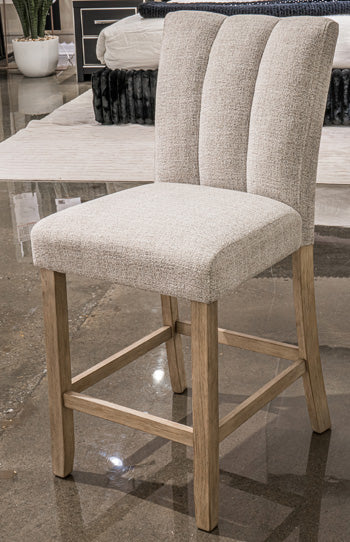 Larawyn Counter Height Barstool - Couch Potato Furniture & Mattress (CA) - Multi Location